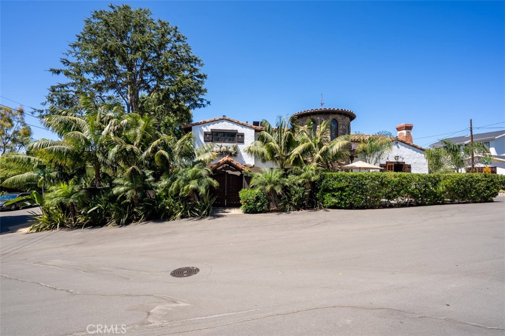 1481 Santa Cruz Street, Laguna Beach CA 92651 - photo 1