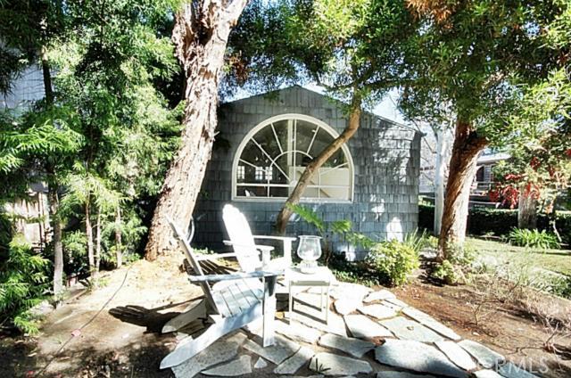 Open and bright outdoor living space - 1486 Morningside Circle STUDIO, Laguna Beach CA 92651 - photo 14