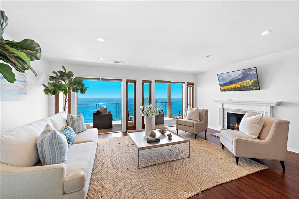 150 Cleo Street 4, Laguna Beach CA 92651 - photo 2