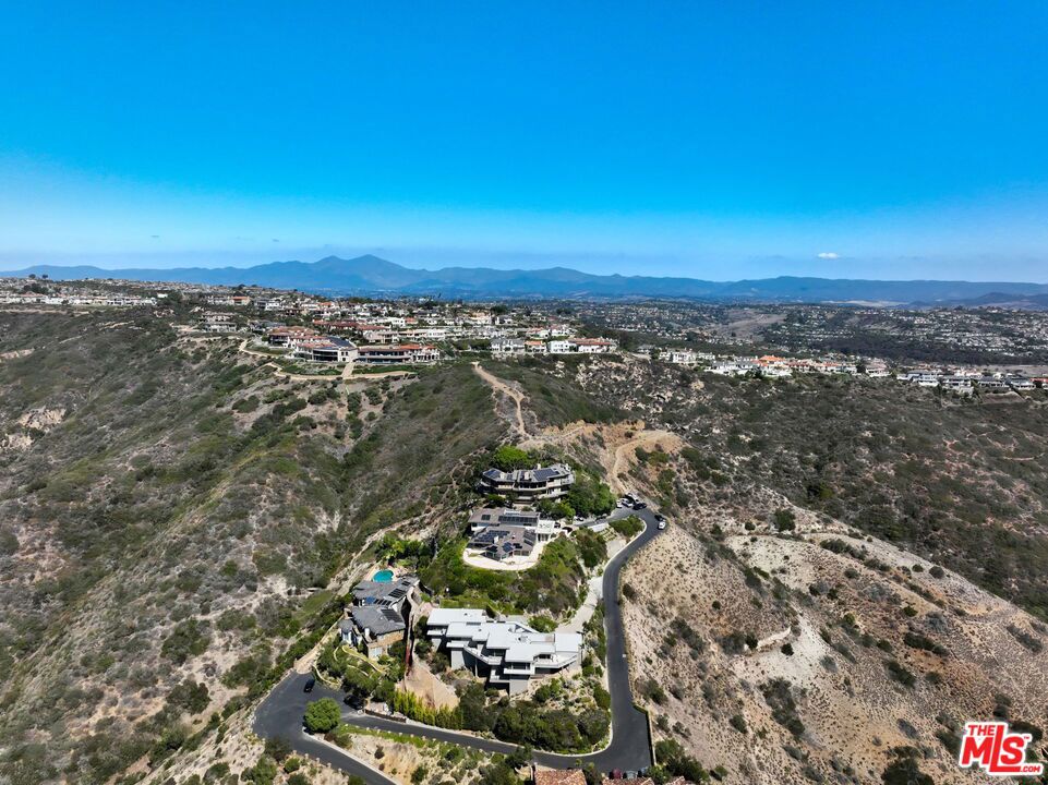 150 Vista Del Sol Avenue, Laguna Beach CA 92651 - photo 6