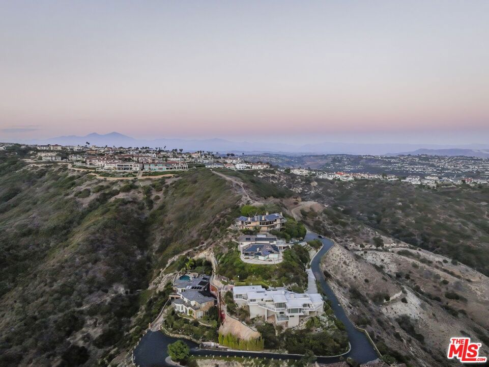 150 Vista Del Sol Avenue, Laguna Beach CA 92651 - photo 18