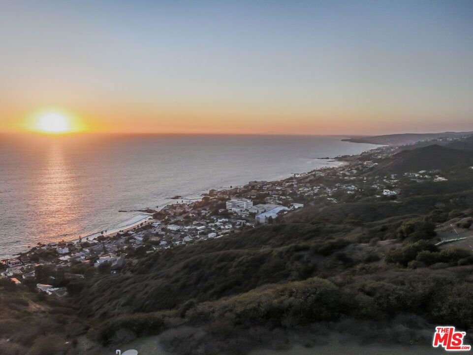 150 Vista Del Sol Avenue, Laguna Beach CA 92651 - photo 19