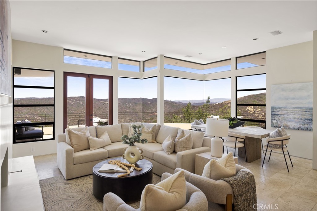 1505 Skyline Drive, Laguna Beach CA 92651 - photo 2