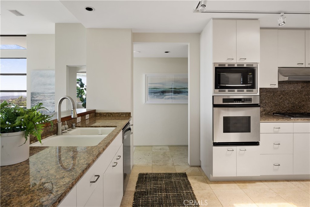1505 Skyline Drive, Laguna Beach CA 92651 - photo 7