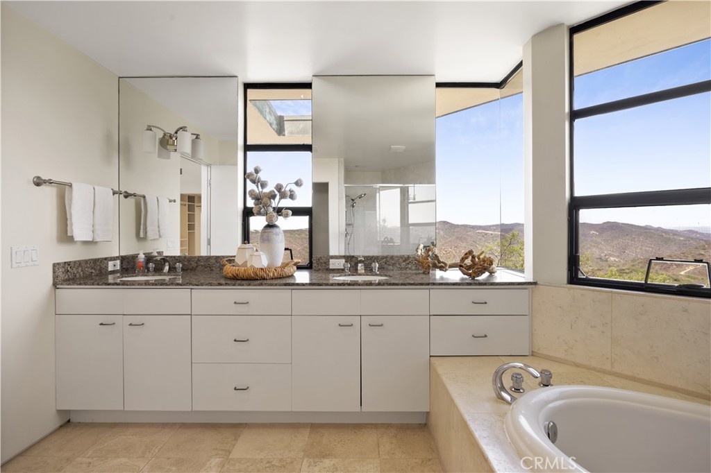1505 Skyline Drive, Laguna Beach CA 92651 - photo 9