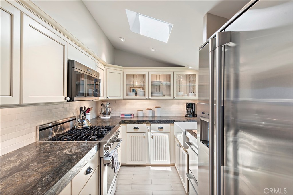 Granite counters. - 151 Rockledge, Laguna Beach CA 92651 - photo 17