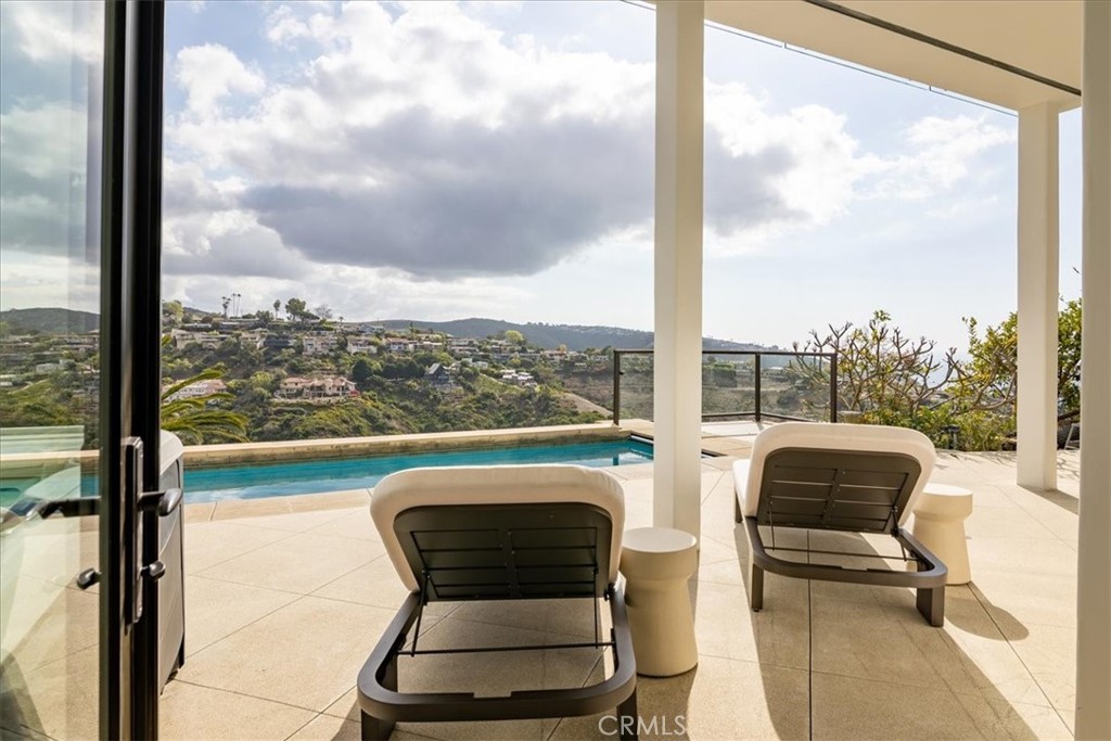 1515 Tahiti Avenue B, Laguna Beach CA 92651 - photo 15