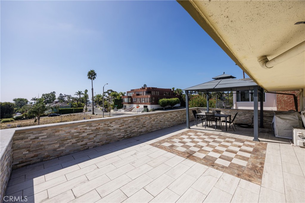 1530 B N Coast, Laguna Beach CA 92651 - photo 1