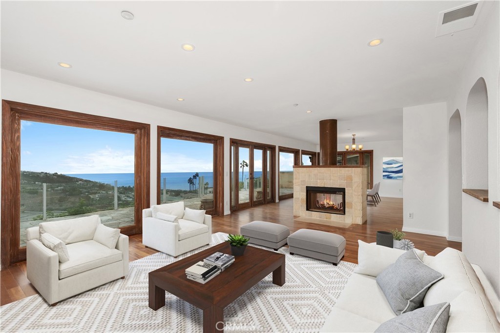1534 Skyline Drive, Laguna Beach CA 92651 - photo 1