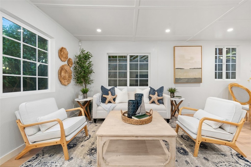 livingroom - 1535 Arroyo Dr, Laguna Beach CA 92651 - photo 2