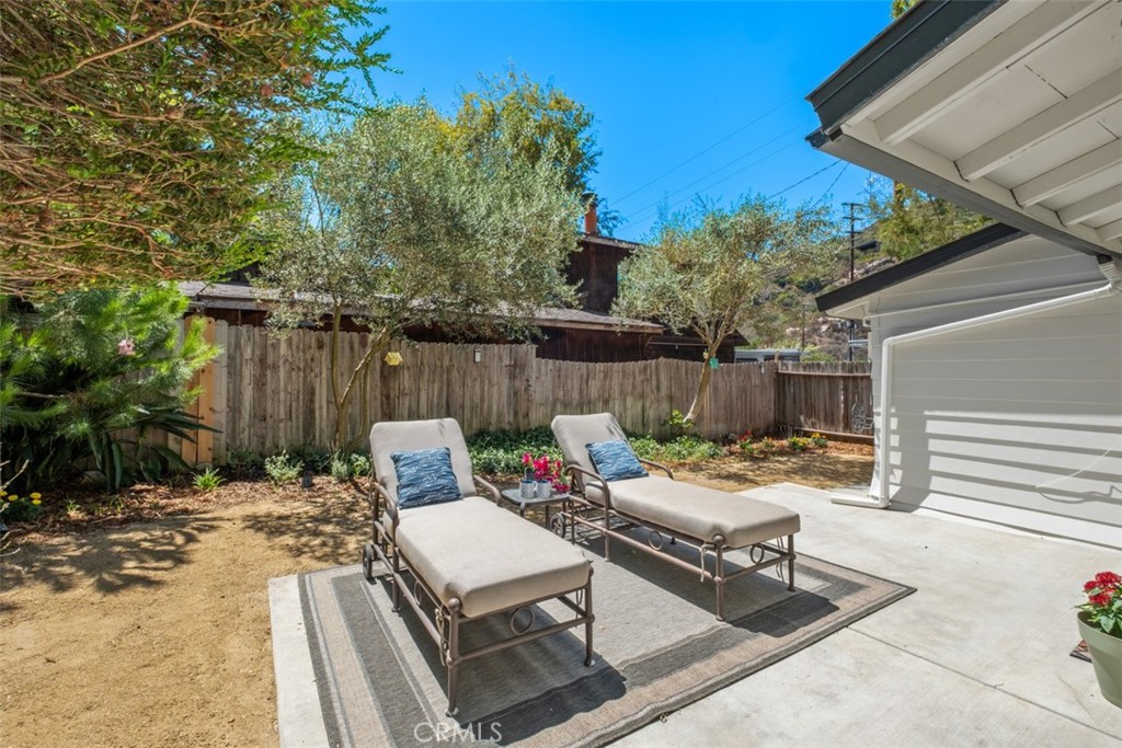 relaxing yard - 1535 Arroyo Dr, Laguna Beach CA 92651 - photo 19