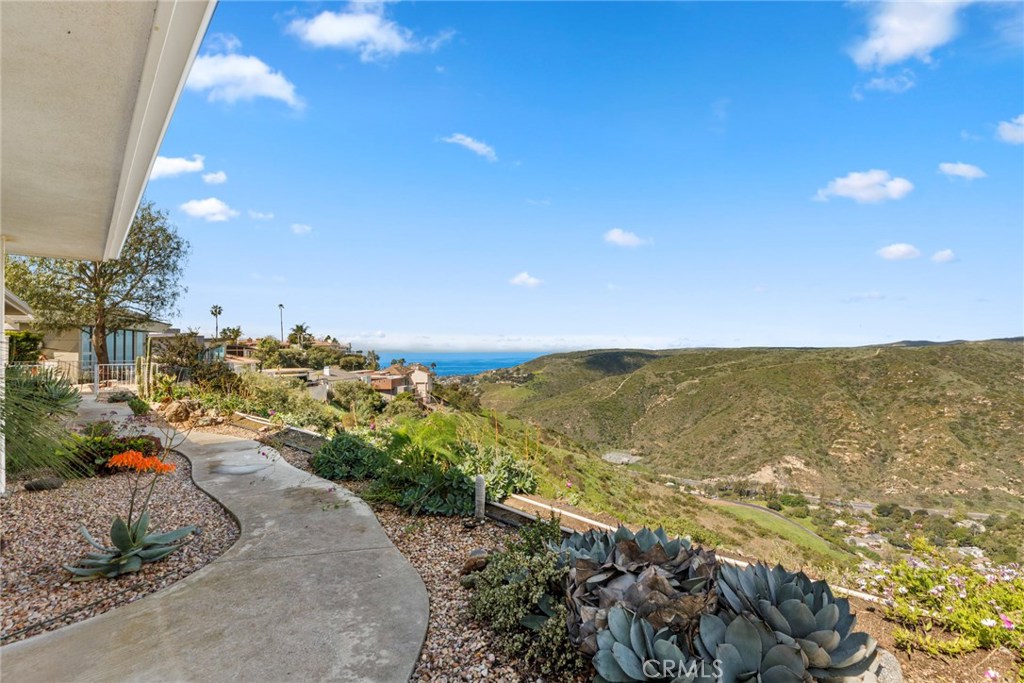 1545 Skyline Drive, Laguna Beach CA 92651 - photo 1