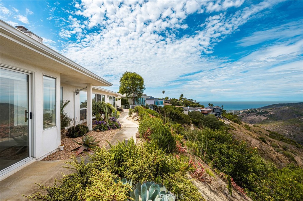 1545 Skyline Drive, Laguna Beach CA 92651 - photo 1