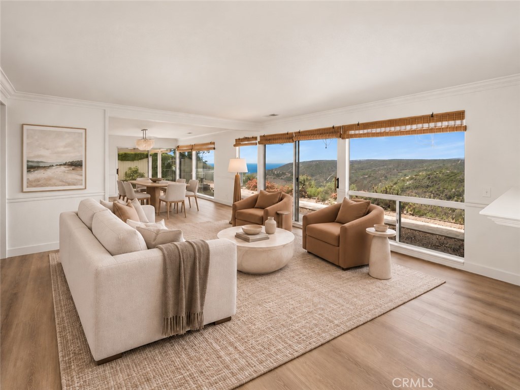 Photo has been virtually staged. - 1545 Skyline Drive, Laguna Beach CA 92651 - photo 5