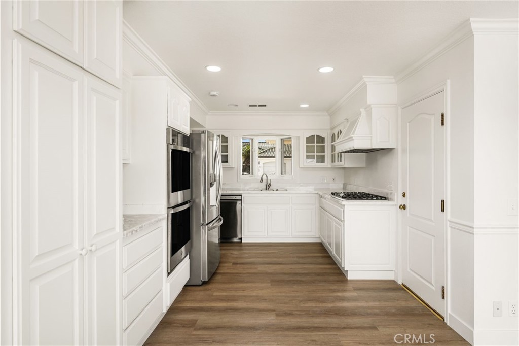 1545 Skyline Drive, Laguna Beach CA 92651 - photo 17