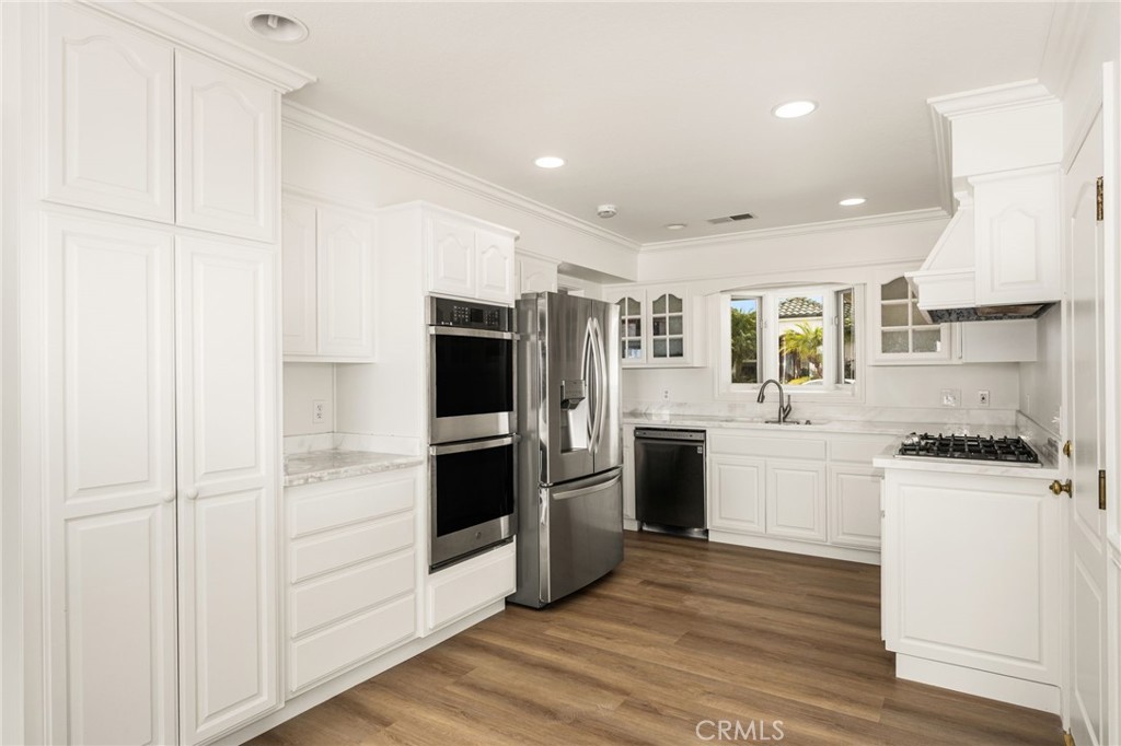 1545 Skyline Drive, Laguna Beach CA 92651 - photo 18
