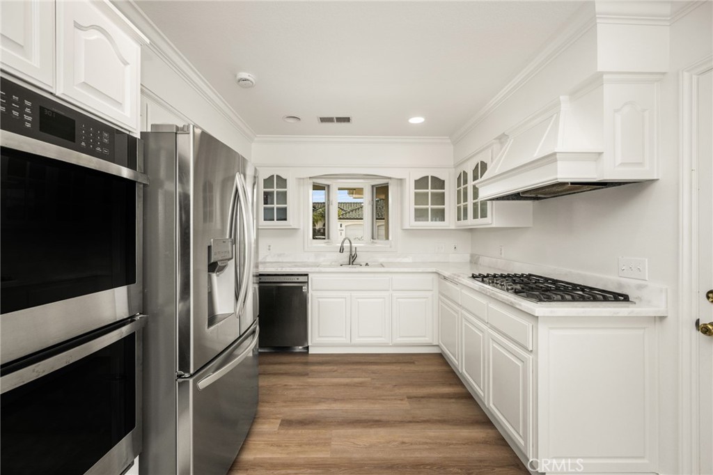 1545 Skyline Drive, Laguna Beach CA 92651 - photo 19