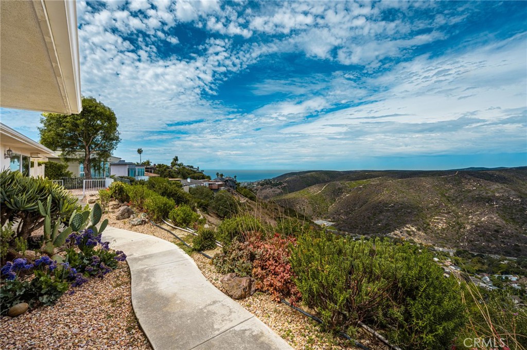1545 Skyline Drive, Laguna Beach CA 92651 - photo 39