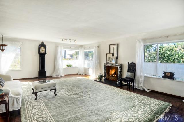 Large Light filled Living room. - 155 McKnight Drive, Laguna Beach CA 92651 - photo 1