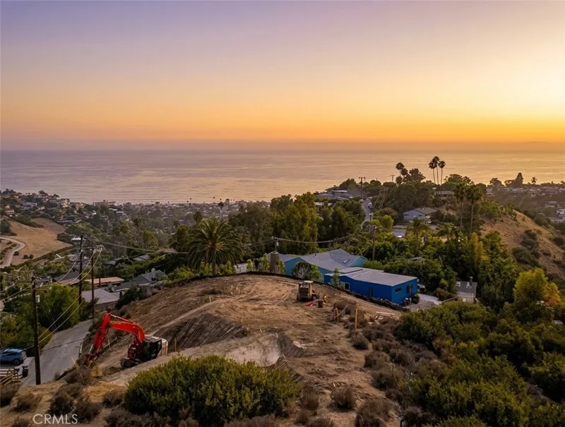 1560 Bluebird Canyon Drive, Laguna Beach