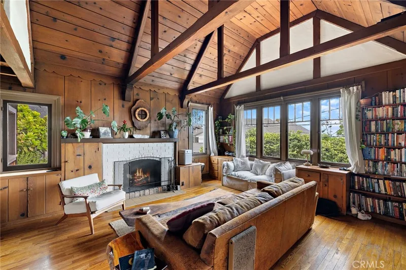 1560 Galen Drive, Laguna Beach, CA 92651 1560 Galen Drive, Laguna Beach, CA 92651