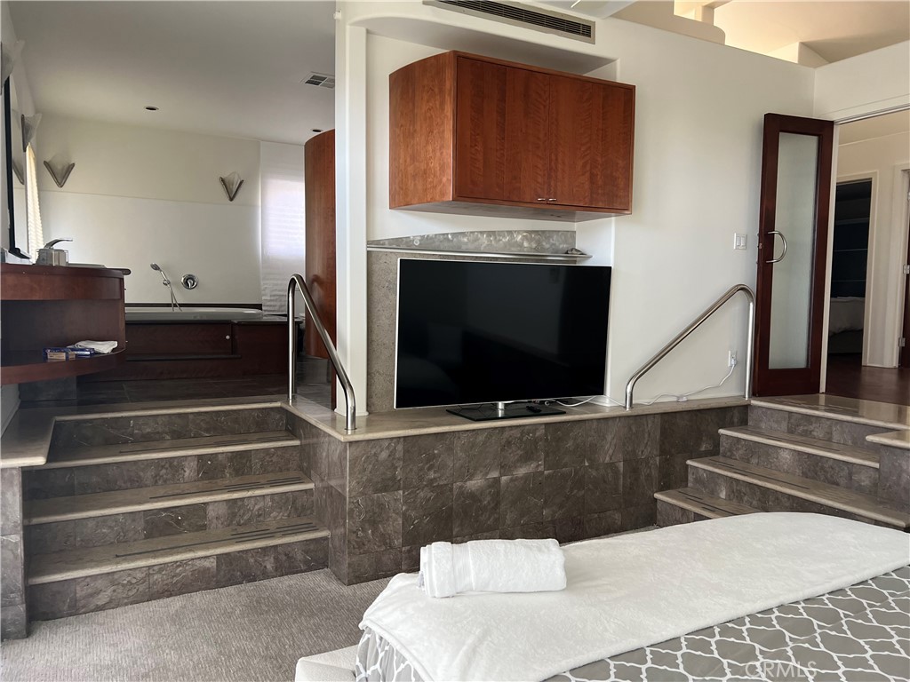1569 Skyline, Laguna Beach CA 92651 - photo 19