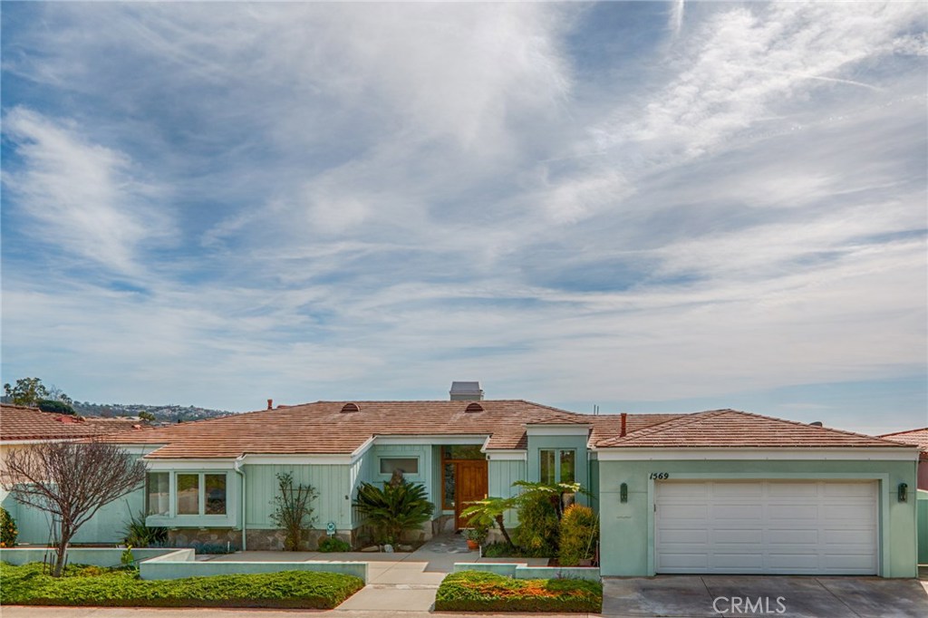 Welcome home to 1569 Tahiti Avenue! - 1569 Tahiti Avenue, Laguna Beach CA 92651 - photo 1