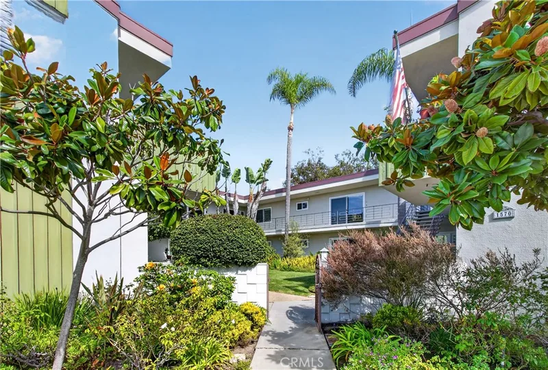 1570 Via Capri 9, Laguna Beach
