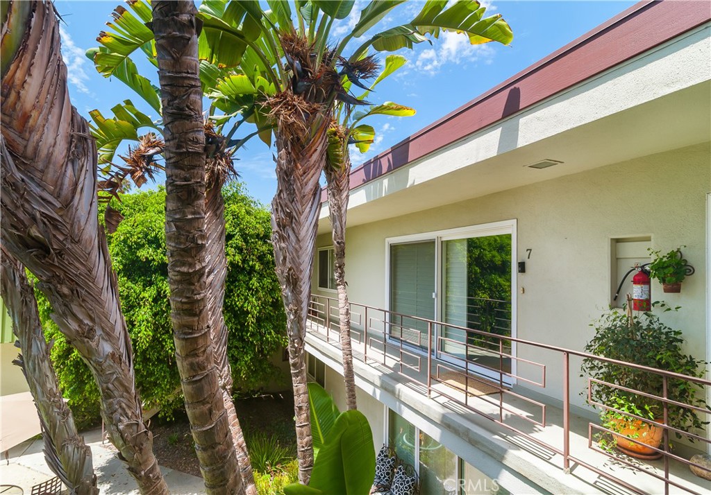 1570 Via Capri, Laguna Beach CA 92651 - photo 16