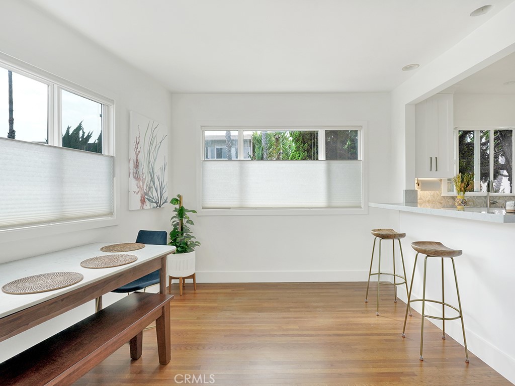 Dining area - 1594 Via Capri 1, Laguna Beach CA 92651 - photo 3