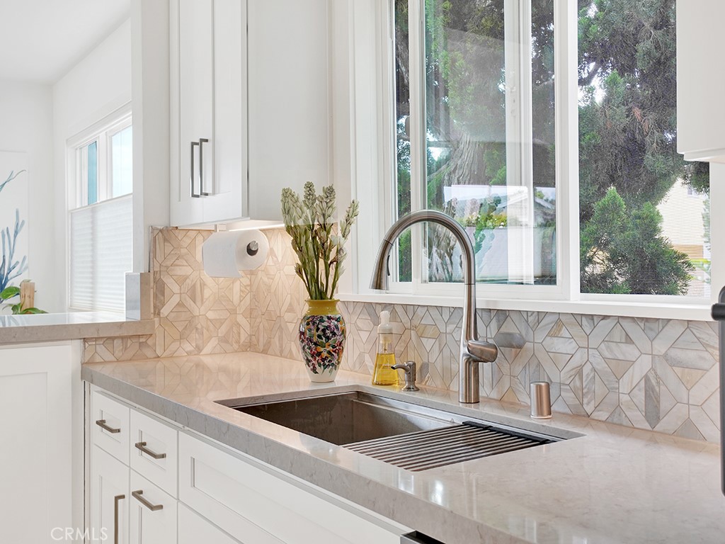 1594 Via Capri 1, Laguna Beach CA 92651 - photo 7