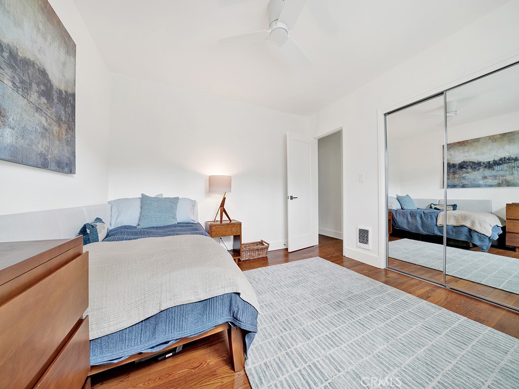 Second bedroom opens to hall and hall 3/4 bath - 1594 Via Capri 1, Laguna Beach CA 92651 - photo 11