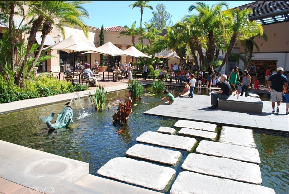 Fashion Island shopping - 1594 Via Capri 1, Laguna Beach CA 92651 - photo 18