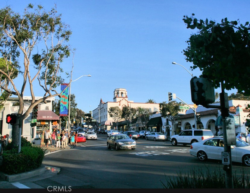 Laguna Village - 1594 Via Capri 1, Laguna Beach CA 92651 - photo 21