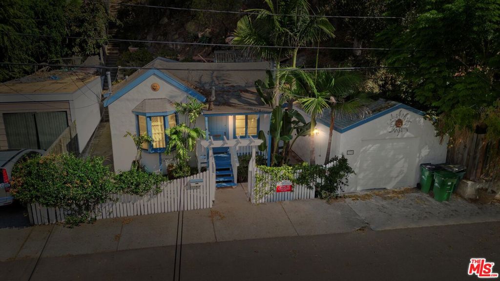 1595 Arroyo Drive, Laguna Beach CA 92651 - photo 1