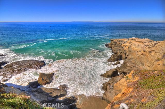 **DOUBLE CLICK ON PHOTOS TO EXPAND** Welcome home to Three Arch Bay. - 16 N LA SENDA Drive, Laguna Beach CA 92651 - photo 1