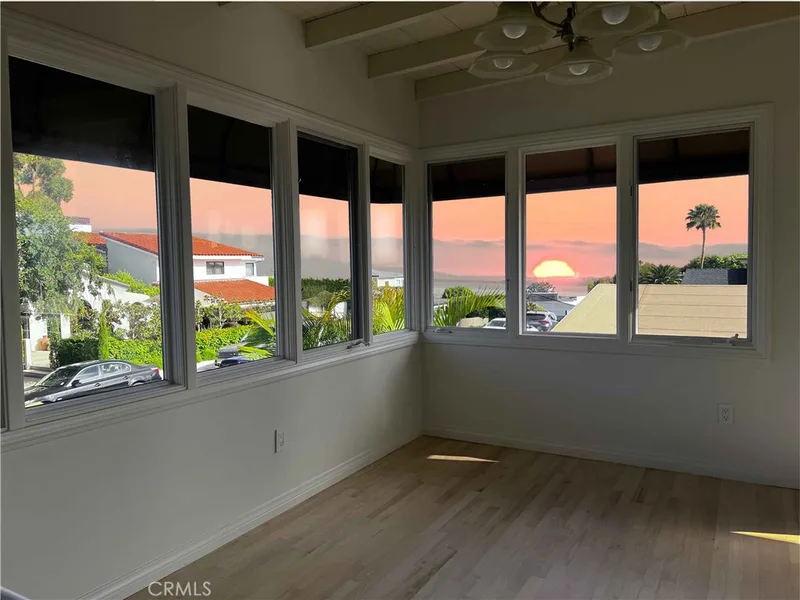 160 La Brea Street, Laguna Beach, CA 92651