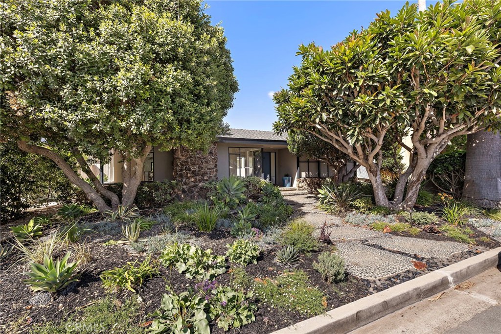 160 Mcknight Drive, Laguna Beach CA 92651 - photo 4