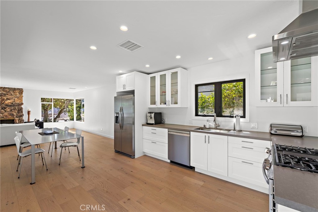 160 Mcknight Drive, Laguna Beach CA 92651 - photo 12