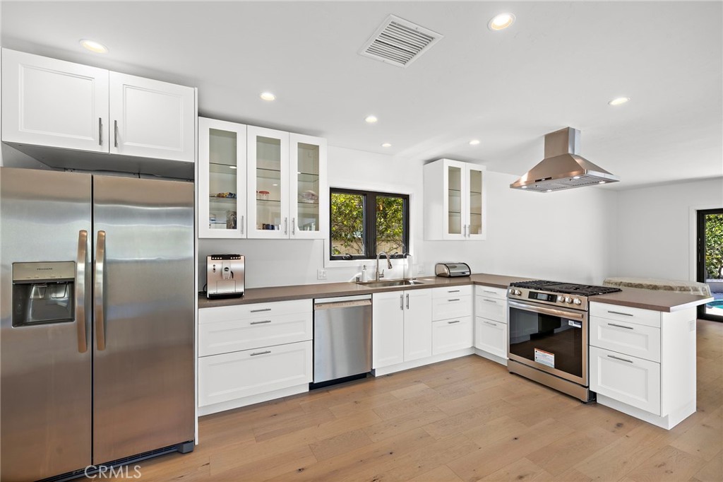 160 Mcknight Drive, Laguna Beach CA 92651 - photo 13