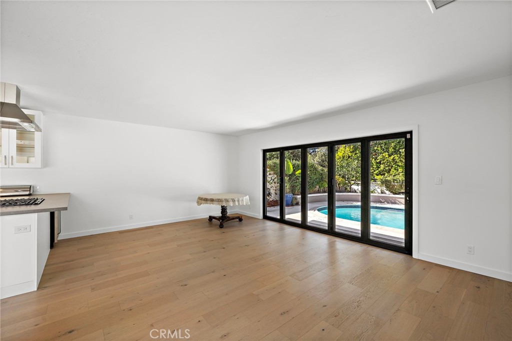 160 Mcknight Drive, Laguna Beach CA 92651 - photo 17