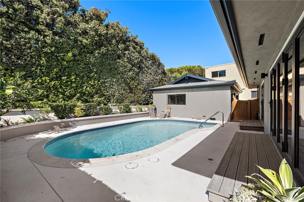 160 Mcknight Drive, Laguna Beach CA 92651 - photo 18