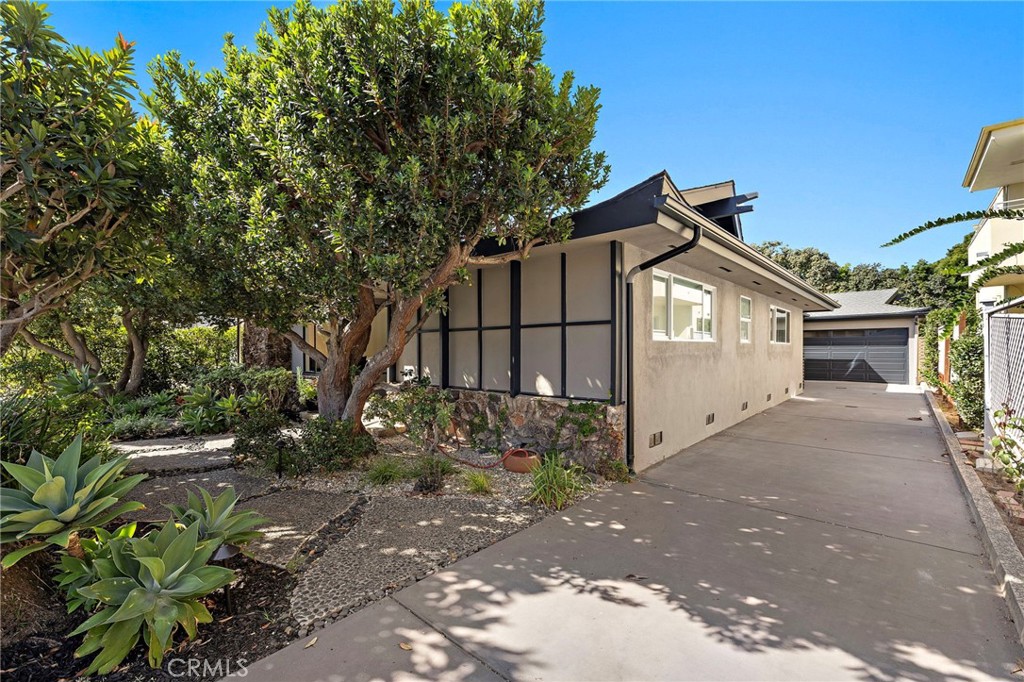 160 Mcknight Drive, Laguna Beach CA 92651 - photo 29