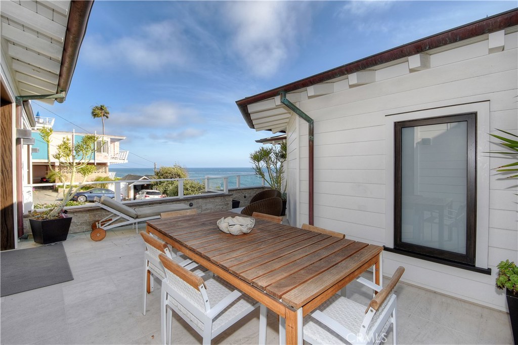 D UNIT - 160 Saint Anns Drive D, Laguna Beach CA 92651 - photo 4