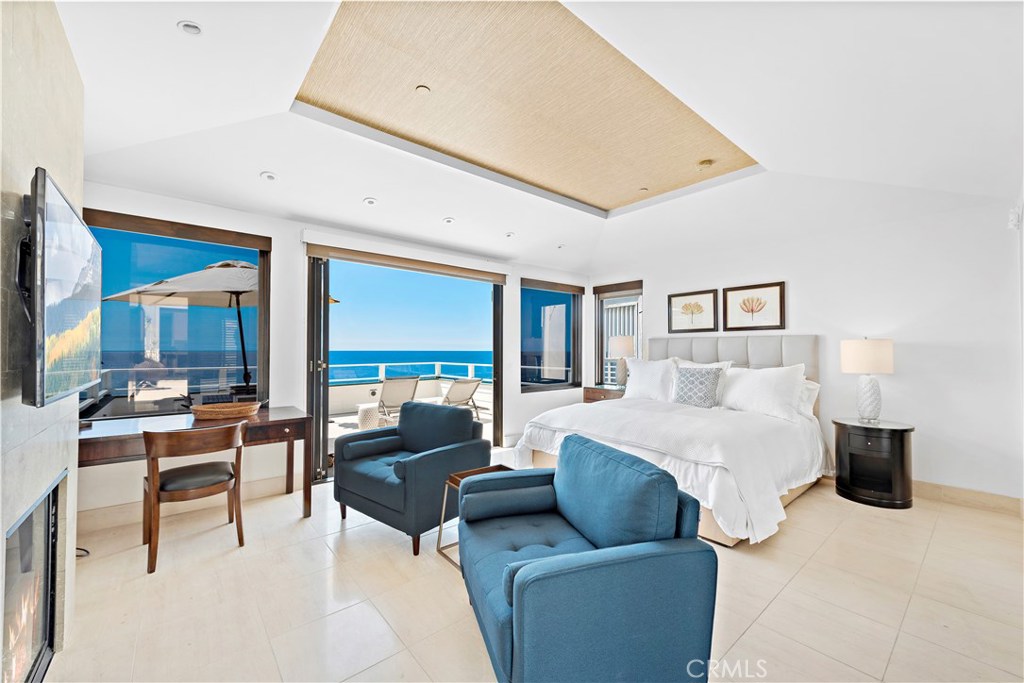 D UNIT CASITA/ MASTER - 160 Saint Anns Drive D, Laguna Beach CA 92651 - photo 7