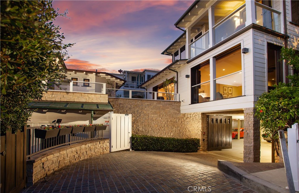 160 Saint Anns Drive, Laguna Beach CA 92651 - photo 5