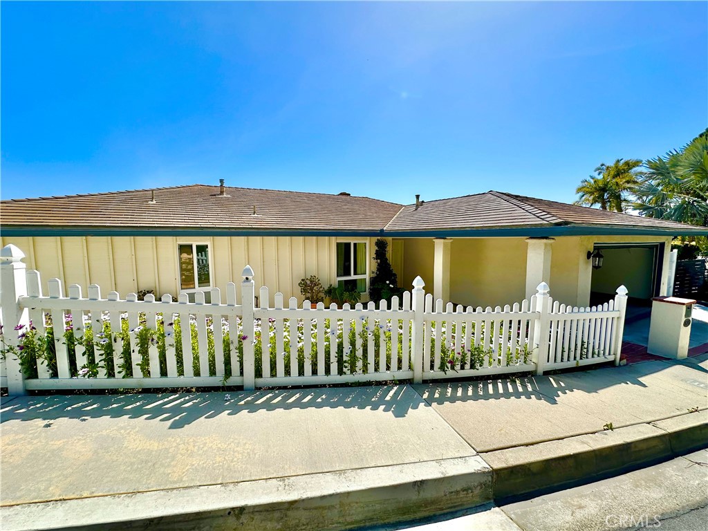 1625 Tahiti, Laguna Beach CA 92651 - photo 2