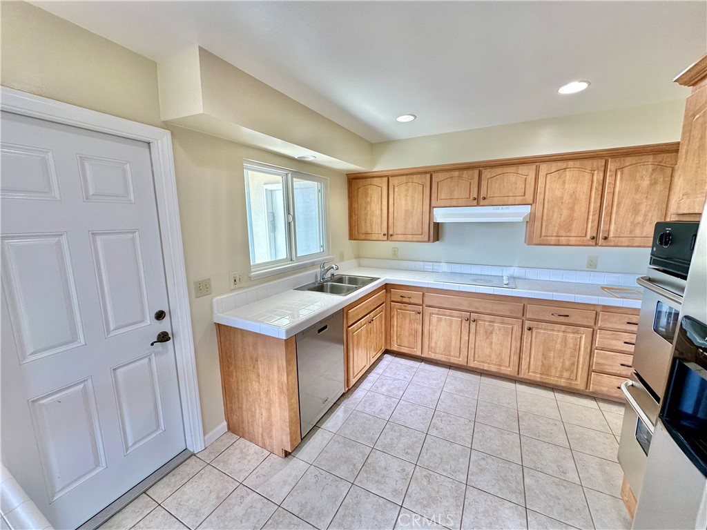 1625 Tahiti, Laguna Beach CA 92651 - photo 10