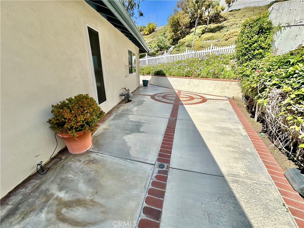 1625 Tahiti, Laguna Beach CA 92651 - photo 18