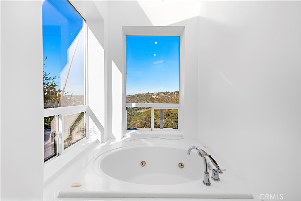 1630 Del Mar Avenue, Laguna Beach CA 92651 - photo 13
